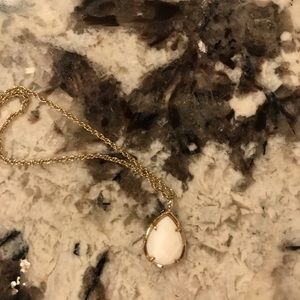 Kendra Scott necklace